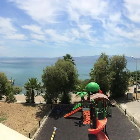 Derin Ev-sevgi Yolunda Denize Sifir Full Manzarali Datca