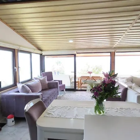 Derin Ev-sevgi Yolunda Denize Sifir Full Manzarali Apartment